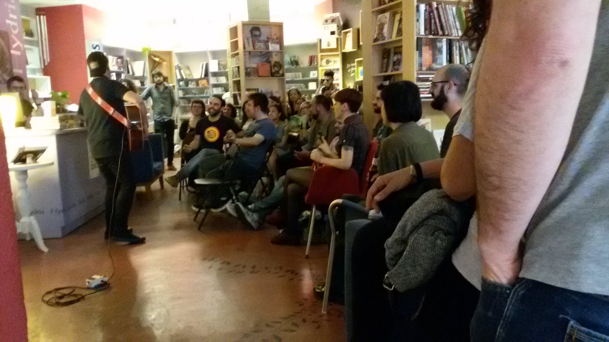 Os dejamos una foto del gran concierto de Luis Brea.
Fue una tarde perfecta, ¡gracias a todos por venir!