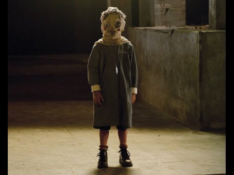 @foxtves #Outcast el niño de la bolsa en la cabeza de la película el orfanato de Belen Rueda. Siniestro...