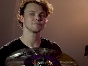5SOSGlobal247's tweet photo. Ashton on stage during #SLFLBerlin • 6 June 2016 • via @5sosTour https://t.co/8eZMVBmJRg