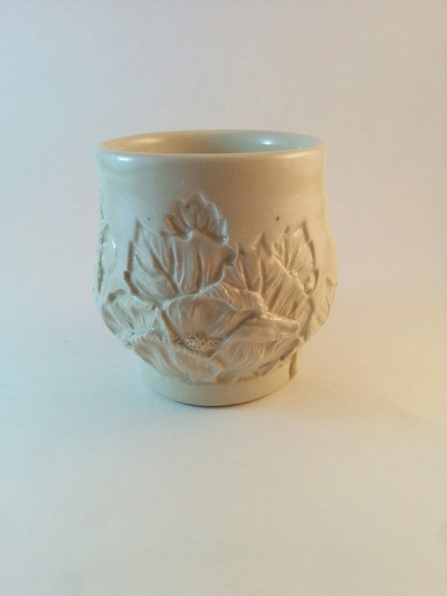 johnson_sydnie's tweet photo. Fresh out of the kiln. #Stoneware #yunomis with detailed #handcarved #wildroses https://t.co/1i8S8RnJhU