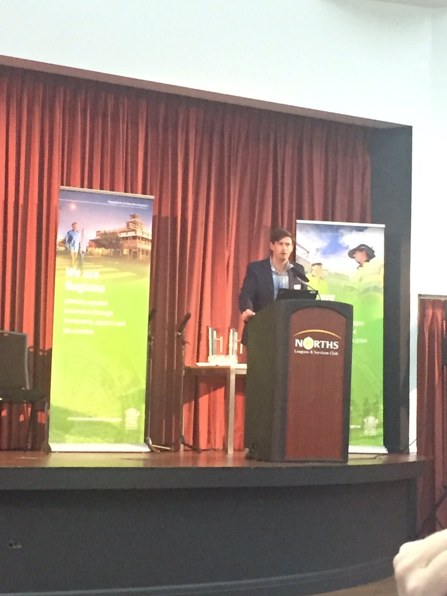 felix_software's tweet photo. GM Dan Wilson shedding light on innovative digital platforms at #QLDgov regional major projects forum #RMPF https://t.co/BKhdsbwFzl