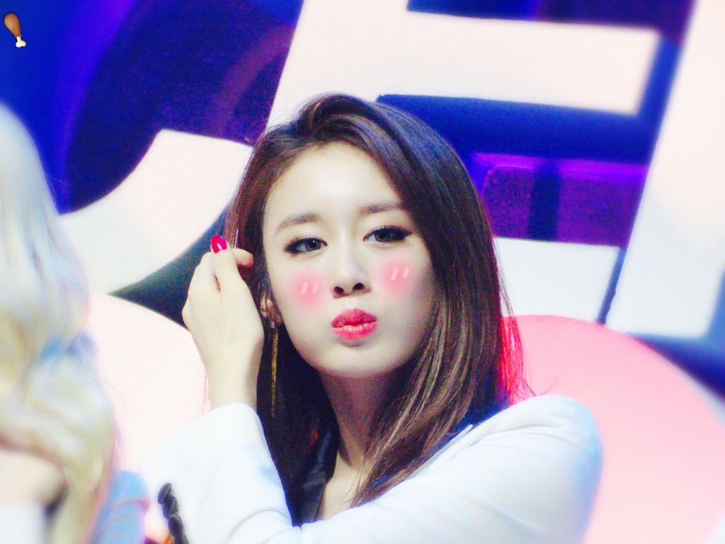 maggi_13's tweet photo. ขอบคุณจียอนที่ทำให้รู้จักน้องๆที่น่ารักเพิ่มขึ้น #HappyJiyeonDay https://t.co/QcM3yyZDuv