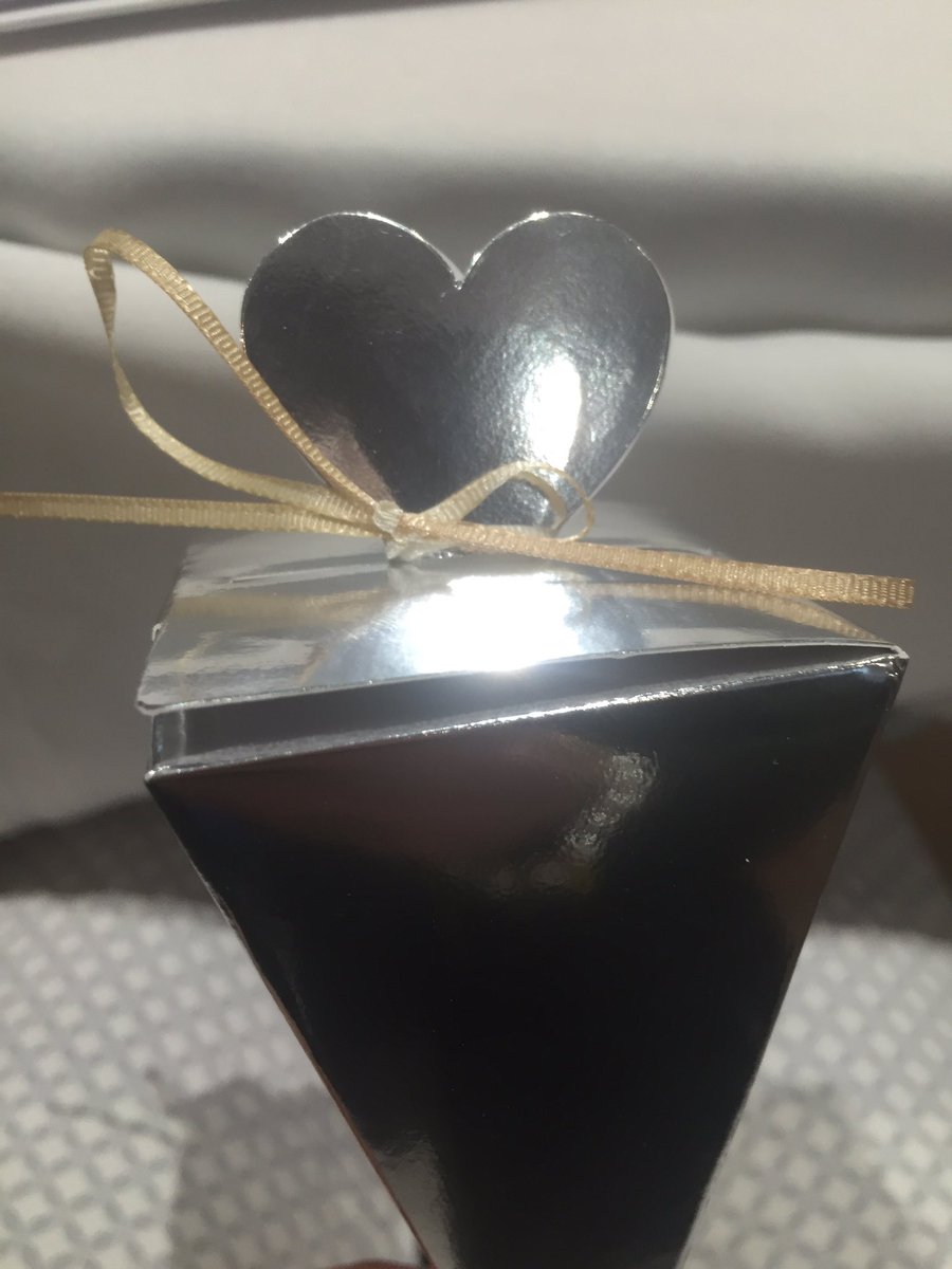 liyamugo's tweet photo. Un detalle con dulzura #etiquetayprotocolo @inibep @AnalauMorales #inibep #weddingplanner https://t.co/7vsOp4zkJg