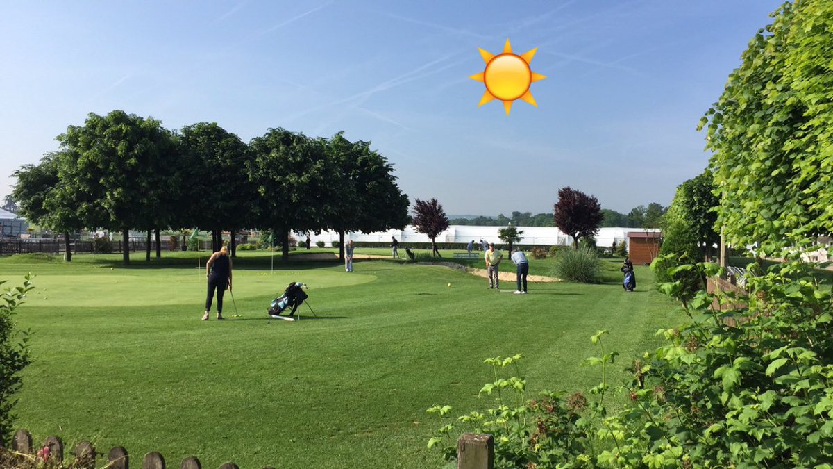GolfLongchamp's tweet photo. Rejoignez nous sur #snapchat ! @GolfLongchamp #videos #photos #onritensemble @Snapchat #golf #paris #sun #CrueParis https://t.co/VNuZWNVJVU