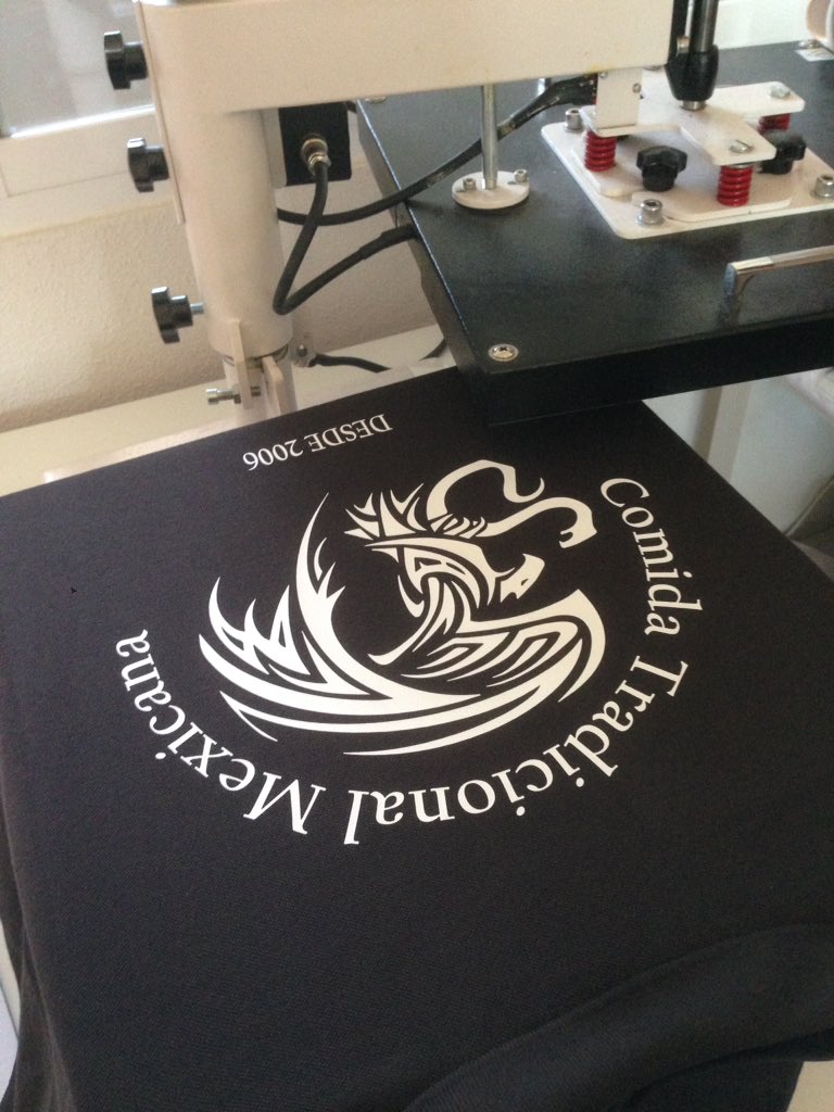 ambidiextrocom's tweet photo. Terminando los nuevos uniformes de nuestros amigos de Los Chaparritos d pozuelo. No dejéis de visitarlos! Riquísimo! https://t.co/WTsFPyPtNf