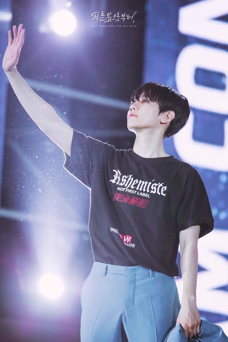 lay_THb's tweet photo. @baekhyun_THb พี่ชอบมุมนี้มากกว่านะ จริงๆพี่เลิิกเล่นบอทแล้วป๋าย แต่ล็อคอินค้างไว้เฉยๆ https://t.co/YunLxd7uLO