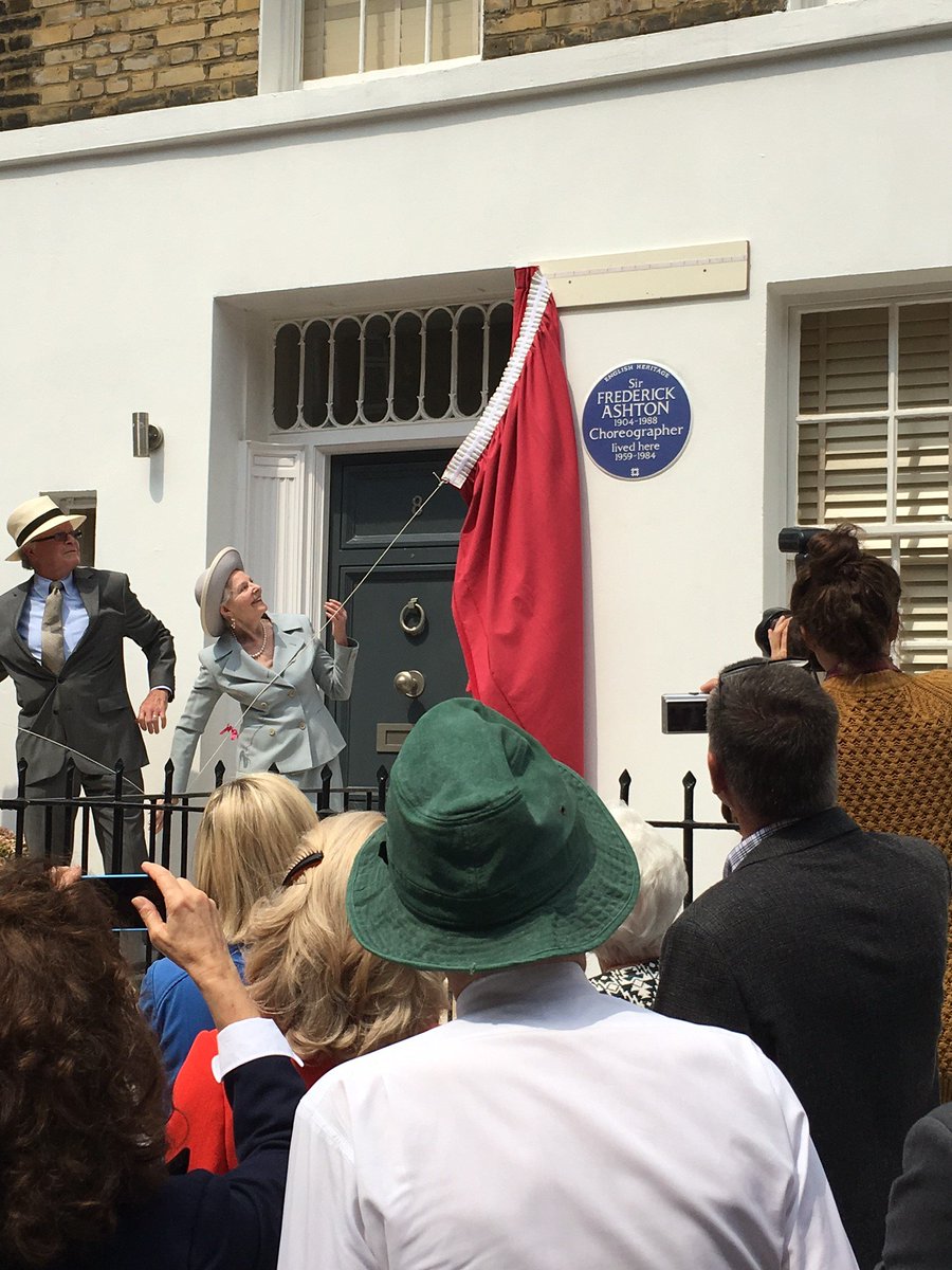 .<a href="/englishheritage/">English Heritage</a> unveil new #BluePlaque celebrating the life of British ballet dancer Sir Frederick Ashton.