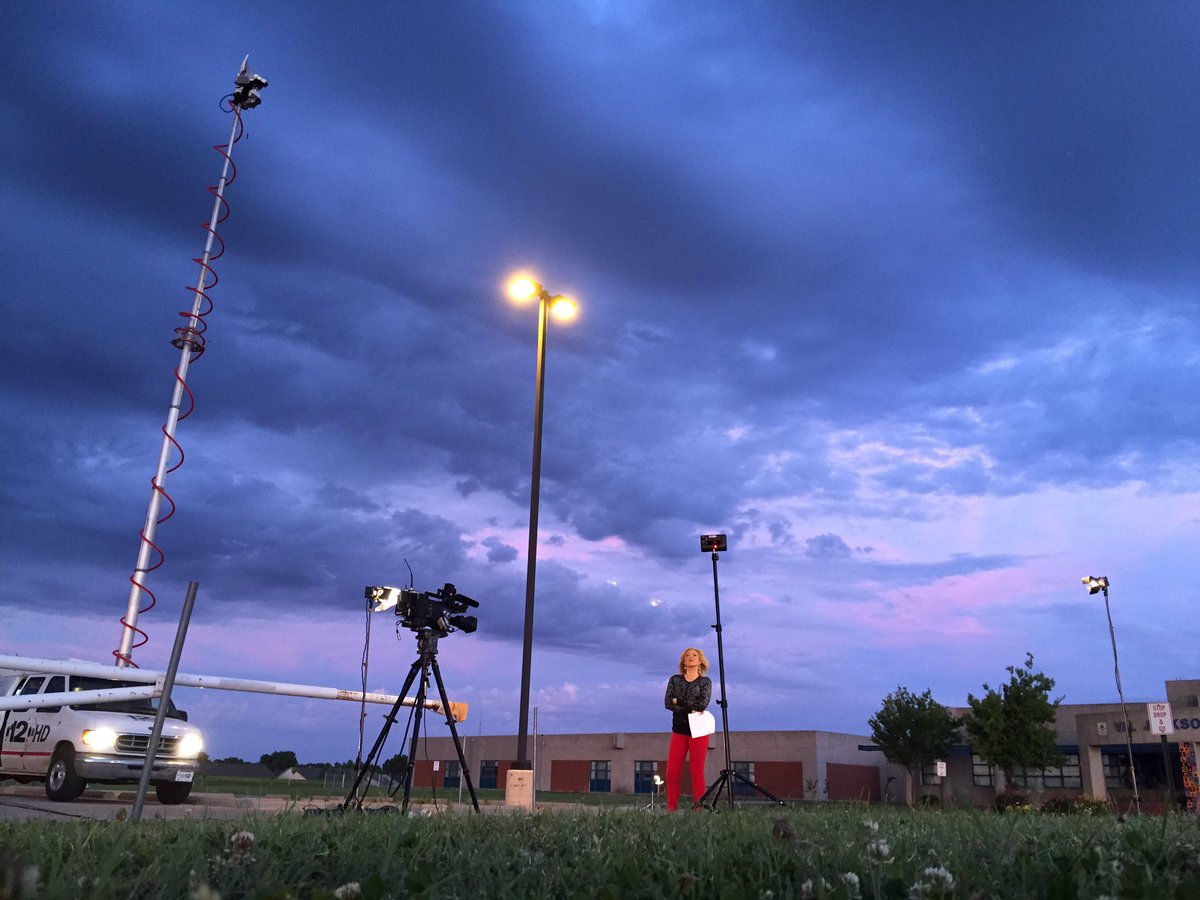 KWCHCaleb's tweet image. When in doubt, three point out.  #3pointlighting #amnewsers  @KWCHAmanda