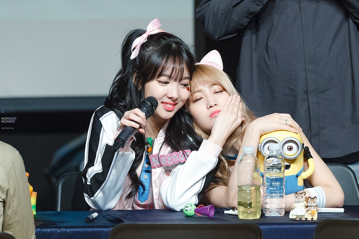 MIDNIGHT MOMENT on Twitter: "[HQ] 160522 강남 팬사인회 feat. 나연 #TWICE #MOMO