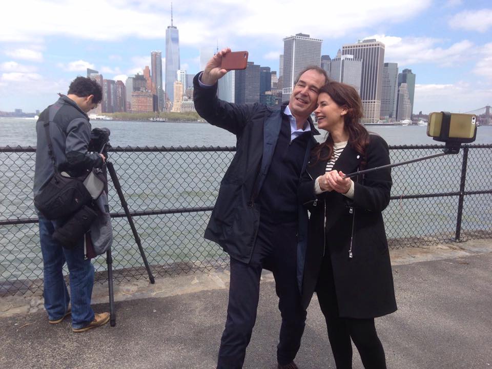 Who needs selfies.. New #RomancingtheGlobe updates: bit.ly/RomancingtheGl…