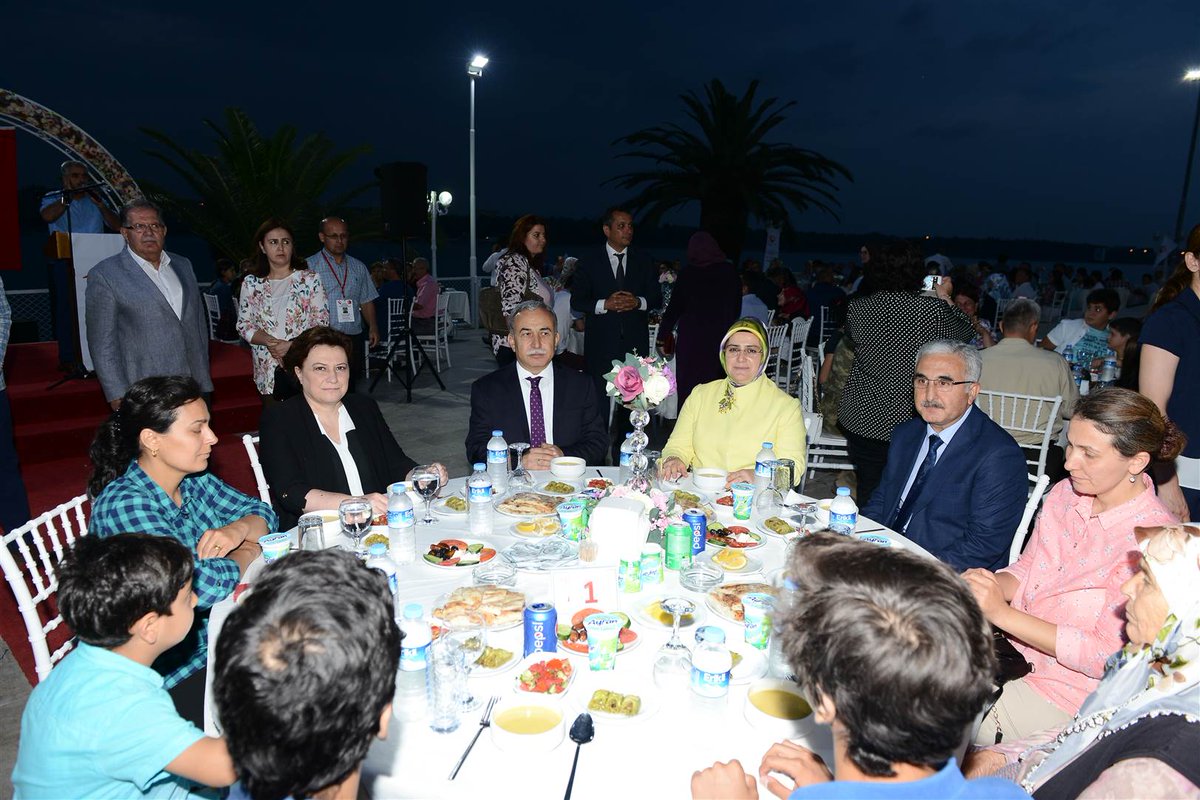 Adana Valiliği’nden Şehit Aileleri ve Gazilere İftar Yemeği
adana.gov.tr/iftar <a href="/buyuk_mustafa/">Mustafa BÜYÜK</a>