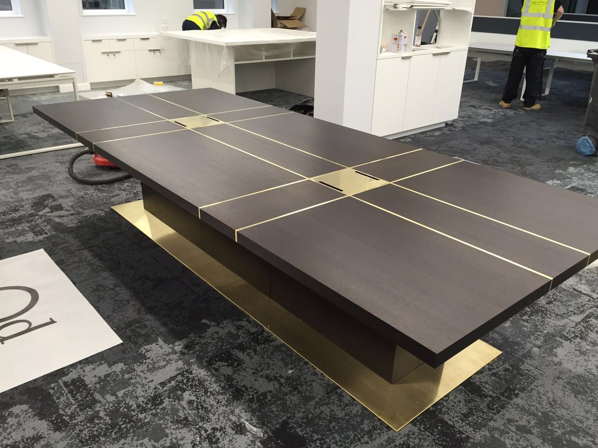 ApresGroup's tweet photo. Après Furniture specialises is #CustomMadeTables. This is our most recent https://t.co/Ny3jbAKr1p #BespokeTable https://t.co/gHnXE7XqqB