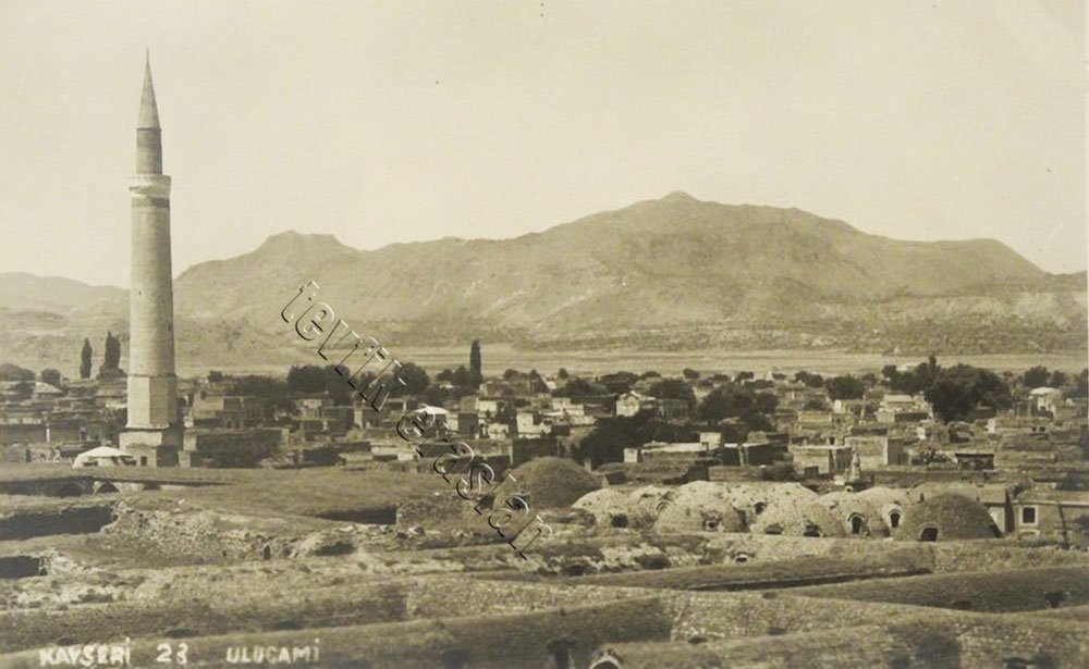 T_eraslan's tweet photo. ESKİ KAYSERİ FOTOĞRAFLARI: Camii Kebir https://t.co/lJUbKhl3pp