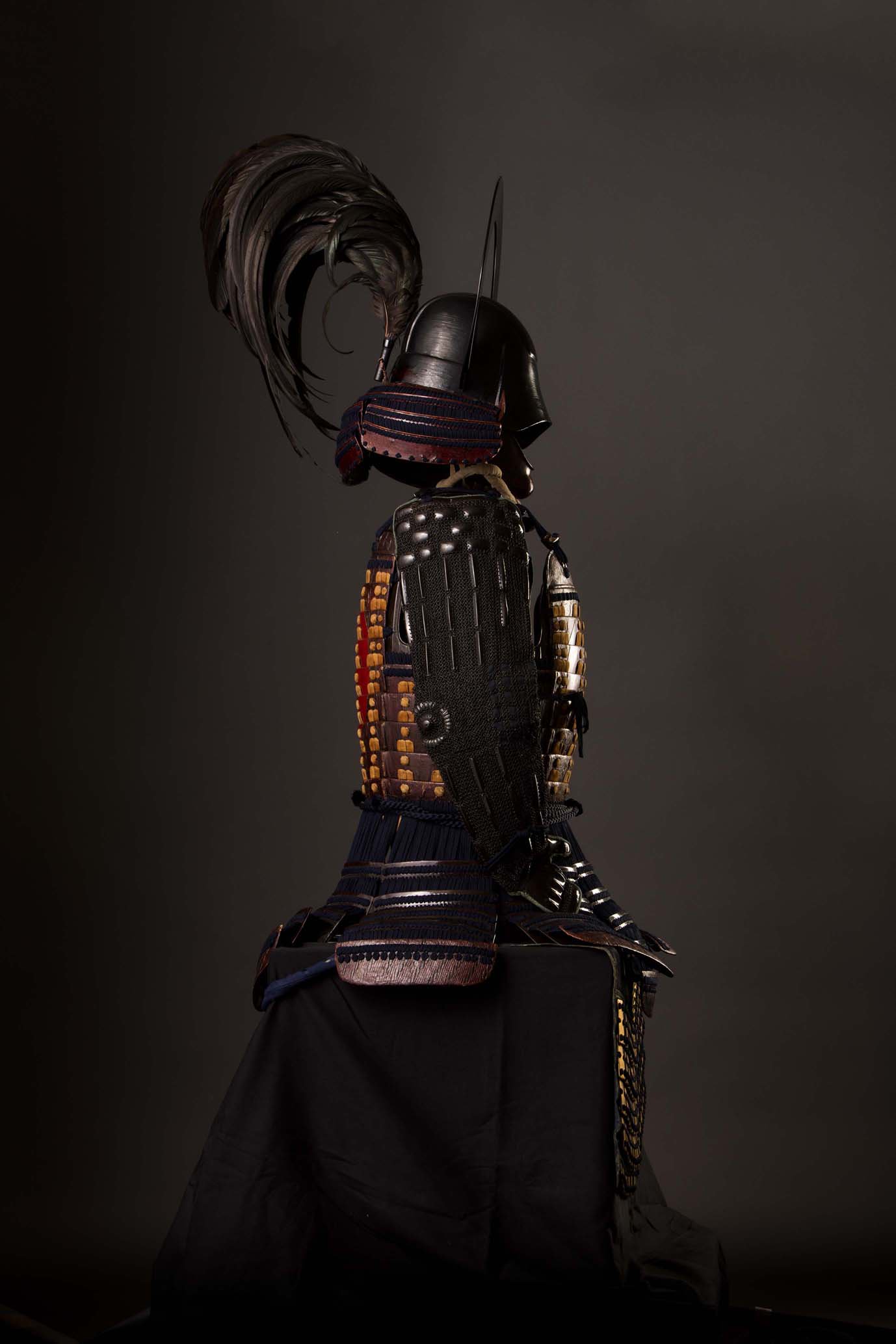 Kaori Ueno 明日の授業の準備中 立花宗茂 の月輪文具足 どこから見てもよろしい姿ですが 珍しい角度の画像 この具足はとてもヘビーなので 専用の鎧立を作っていただいて 展示します T Co Mqvgyd5qjq Twitter