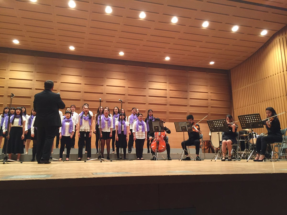 oisinbrief's tweet photo. Choir accompanied by SOIS string quartet #springconcert2016 #maplehall https://t.co/C0qS6CoOtJ