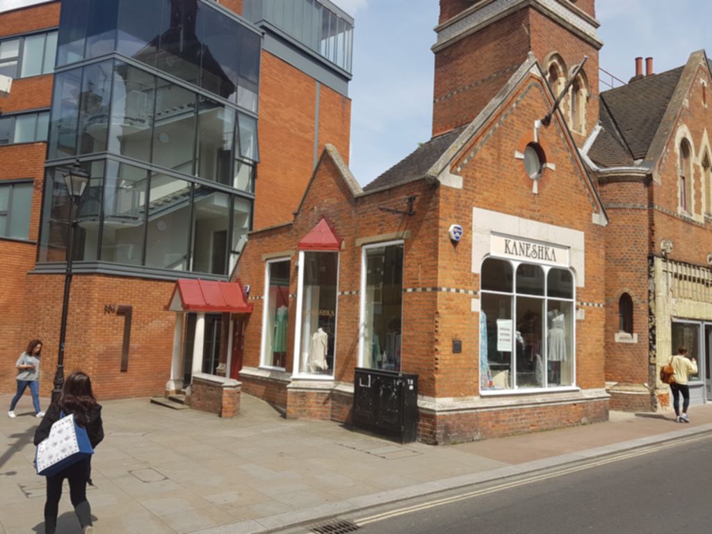 To Let - The Square, #Richmond, TW9 £30,500 pa - landmark building complete with clock tower levene-commercial.com/detail.asp?pro…