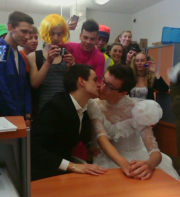 RonanRiou's tweet photo. Quand la journée déguisé part en couille https://t.co/iUeVASPnIM