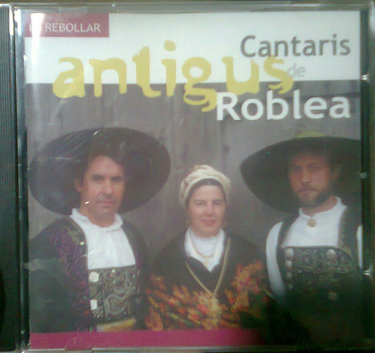 regionleonesa's tweet photo. Música tradicional en leonés de El Rebollar/Rebollal #llionés #salamanca #falallionés #Robrea #charro #folklore #LLI https://t.co/0HqJayomJh