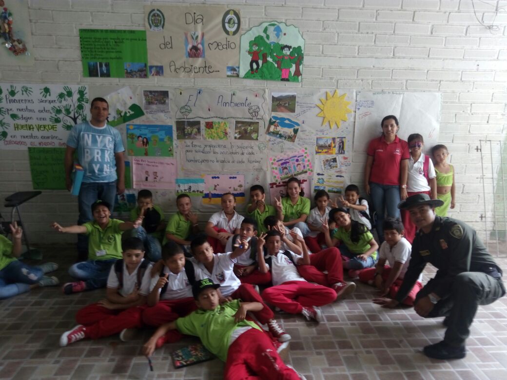 ProteccionPonal's tweet photo. #ProtecciónAmbiental celebramos el #DiaMundialDelMedioAmbiente con la comunidad de #Cisnero #Antioquia. https://t.co/wKSEw1Fp5S