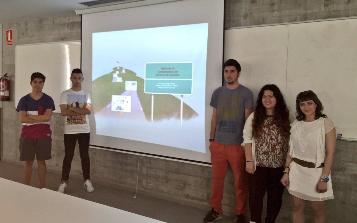 CasadoAlejandra's tweet photo. Concluye una maratoniana jornada de presentación de los #pfcurso #SoportesMultimedia @uneatlantico Grandes trabajos https://t.co/JbyEV06vlb