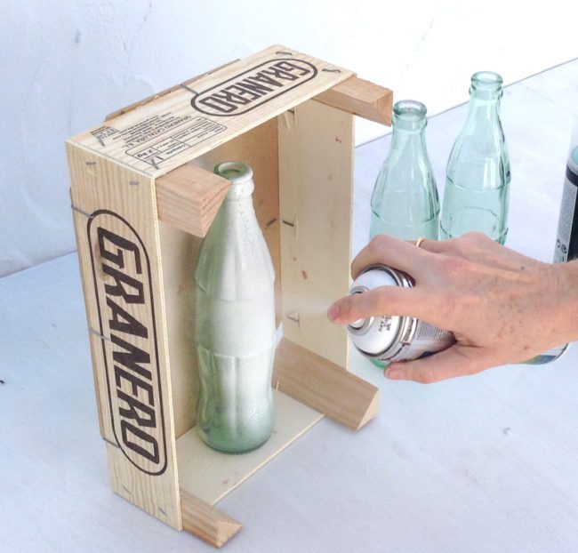 CraftandCoBcn's tweet photo. ¿Cómo pintar con SPRAY o pintura en aerosol? https://t.co/TN0LKu2baG https://t.co/TRhJEf1gIt