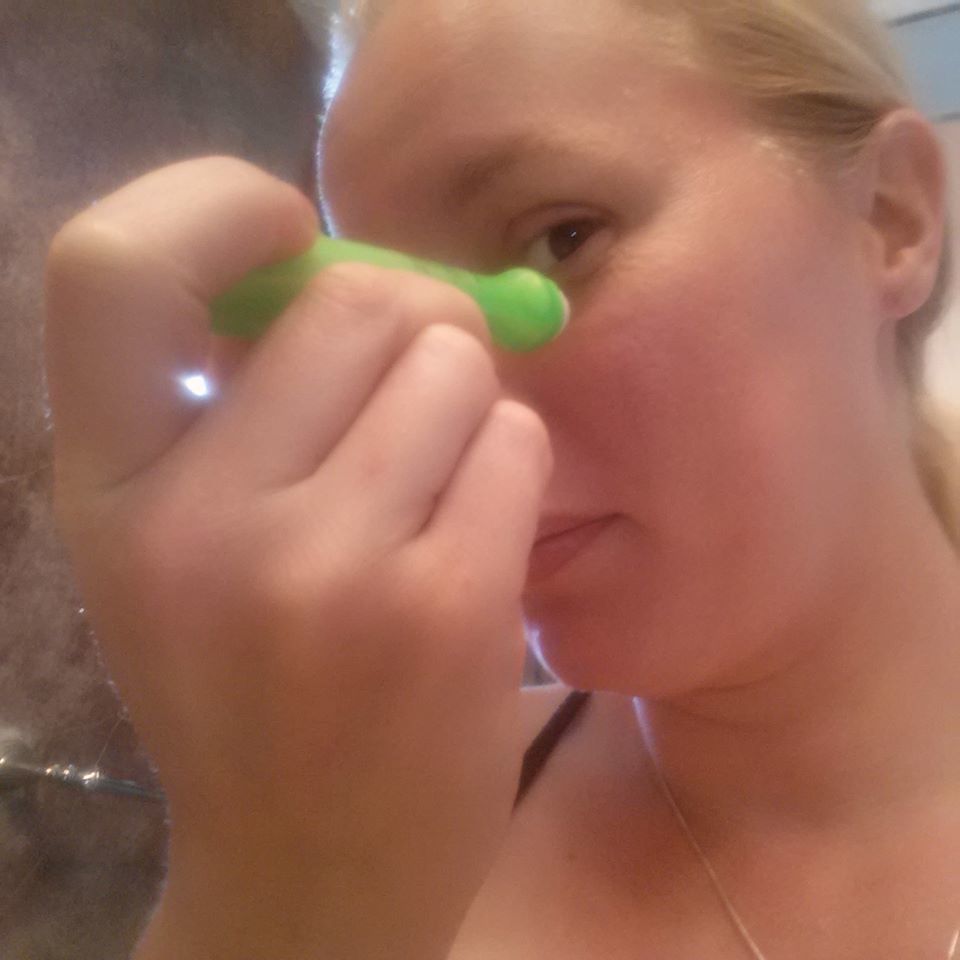 LadyMissy's tweet photo. Rolling Rolling Rolling!!! Send those bags a rolling! #ActiveIsBetter #GarnierCrowd #sponsored https://t.co/16Q5O1lXN0