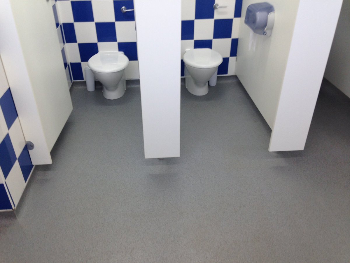hdcFlooring's tweet photo. Very late with these but the finished job looking good. Polyfor always brightens up an area https://t.co/vHliaKajHJ
