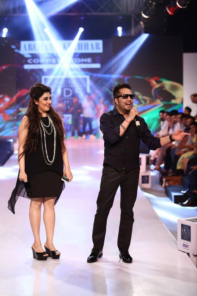 ebharat's tweet photo. Mika Singh and Daisy Shah at India Kids Fashion Week 2016 https://t.co/t80ByNEsyl #Bollywood https://t.co/F6d11EeRvT