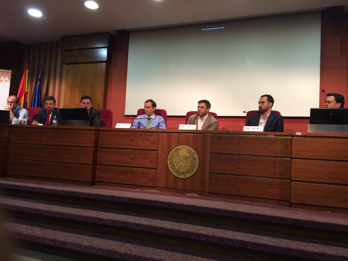 buildingSMARTsp's tweet photo. Mesa redonda para acabar la jornada #BIM para #Infraestructuras #esBIM #BIMFuture16 https://t.co/iwNjTLzvNU