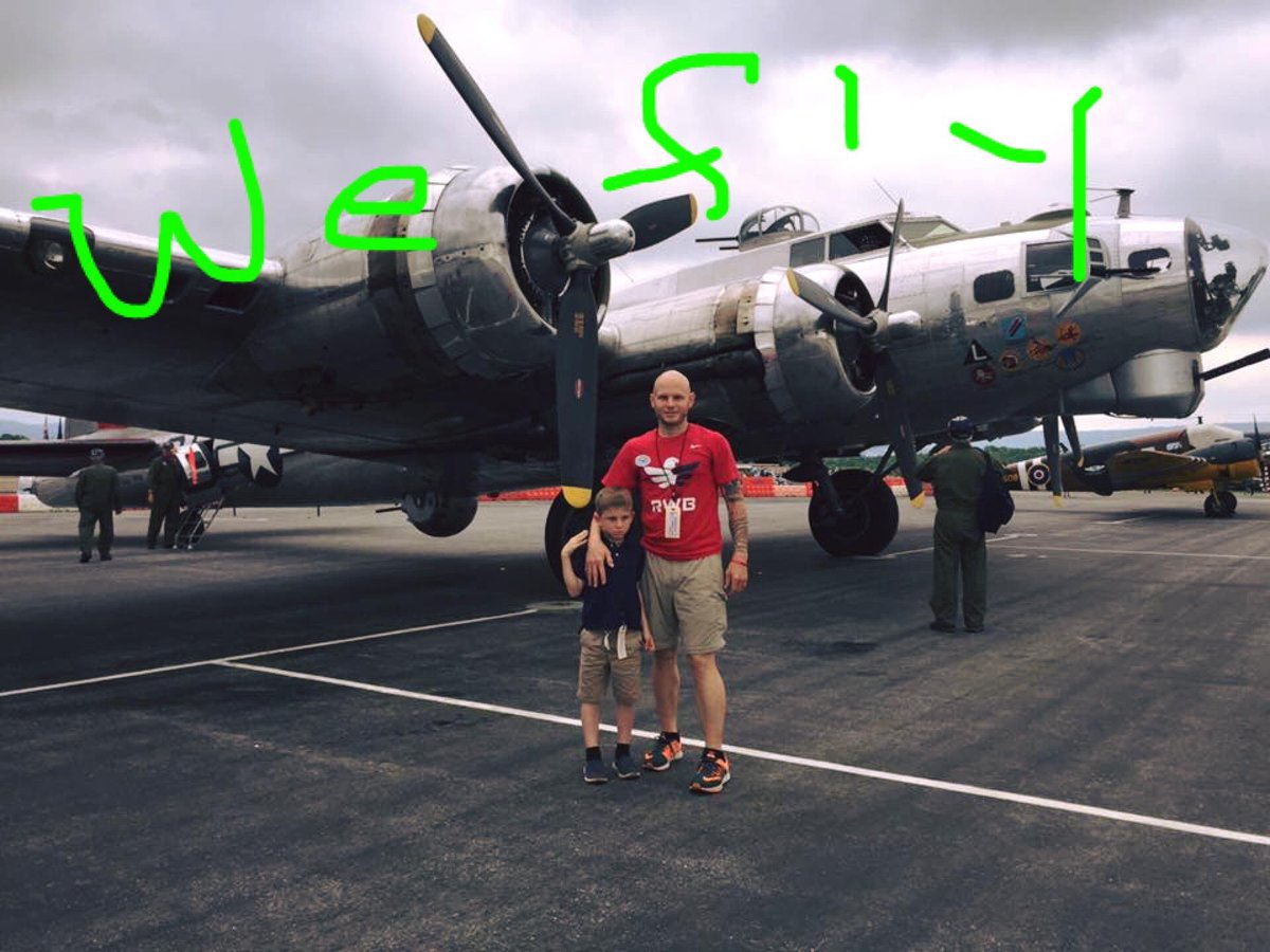 Eagles don't just run. TX <a href="/IRONMANtri/">IRONMAN Triathlon</a> amateur winner James Chesson &amp; son flew on B-17 at WWIII wkend <a href="/TeamRWB/">Team Red, White & Blue</a>