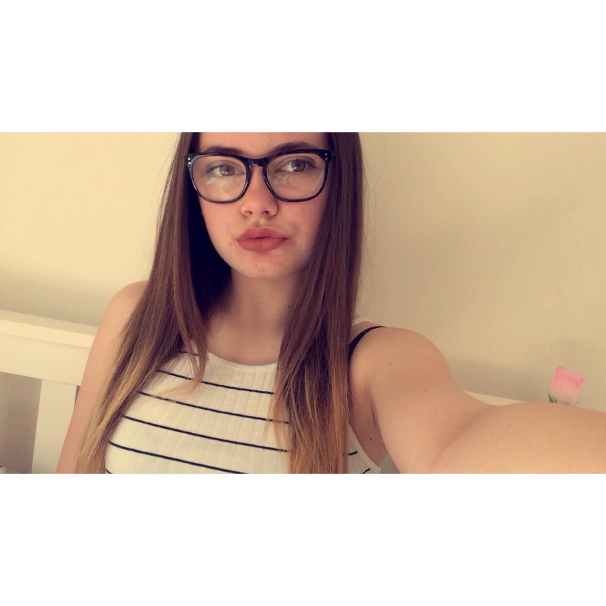 Ellierose2000_x's tweet image. @johnnyosings #SelfieForJohnny IMAGINE IF U FOLLOWED ME MY LIFE WOULD BE DJXHSKER😂💖