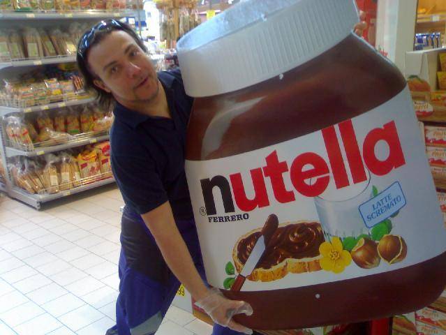 ElSapoMeme's tweet photo. —Amor, comprame Nutella. 
—No puedo, está muy cara. 
—Es para embarrartela en la verga cuando te la mame. 
— https://t.co/XdngxuRs5a