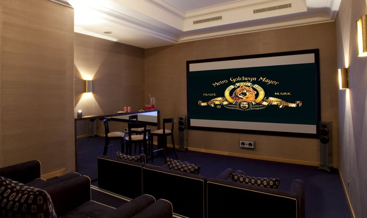 TaylorHowes's tweet photo. Dark colours in media rooms provide the perfect cinema-style atmosphere | https://t.co/ZnFSnAnY78 https://t.co/G4jLeICrJ4