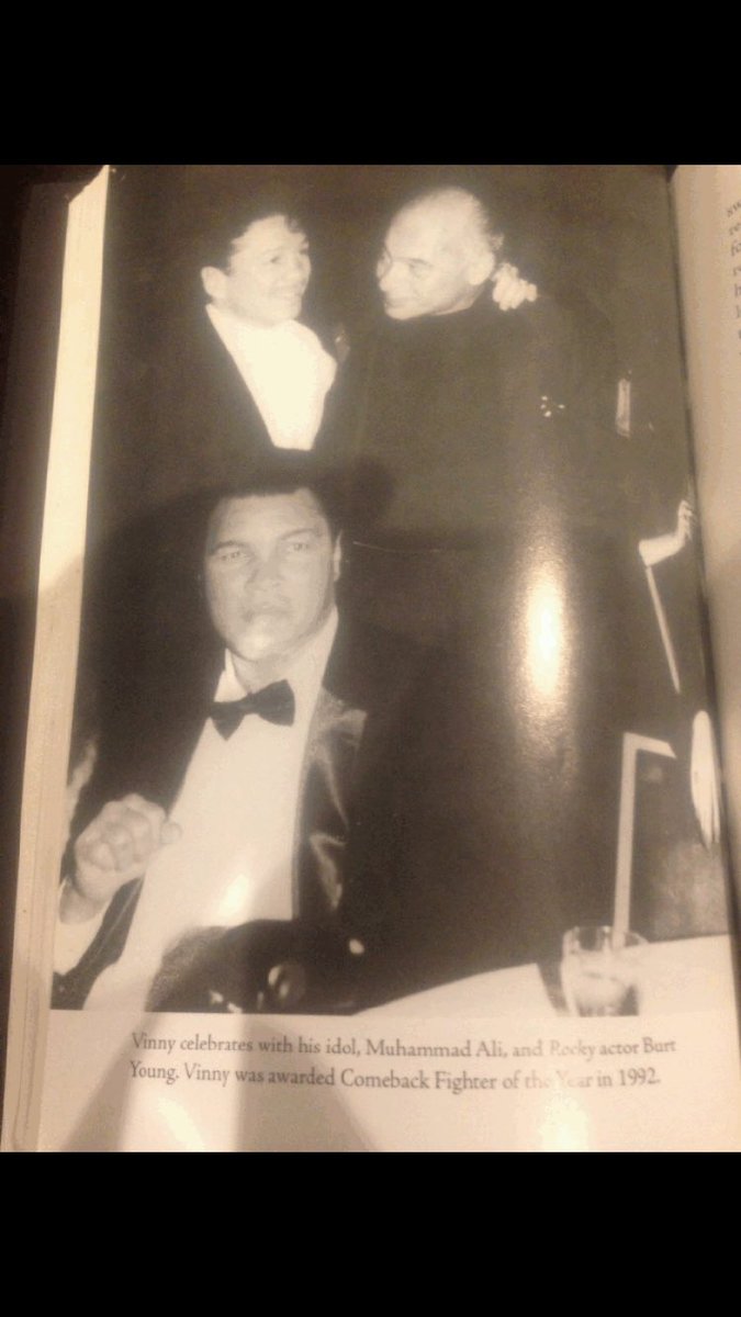 ZENAPRCHAMP's tweet photo. Flash back #Paulie @MuhammadAli @LarryHolmes75 @5XPAZ #RIP 😇 #Boxing #Legends #RootsOfBoxing #Holmes https://t.co/oeoJE4VRvv