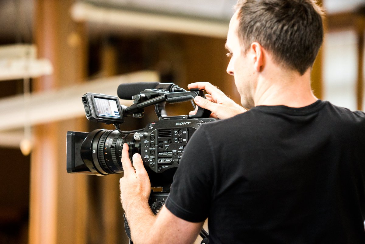 sonyuserclub's tweet photo. Profesyonellerin tercihi #Sony PXW-FS7K.
İncelemek için tıklayın; https://t.co/bFISV3pPZk #FS7 #fs7k #Sonyfs7 #avkom https://t.co/7oZHc9WFRl
