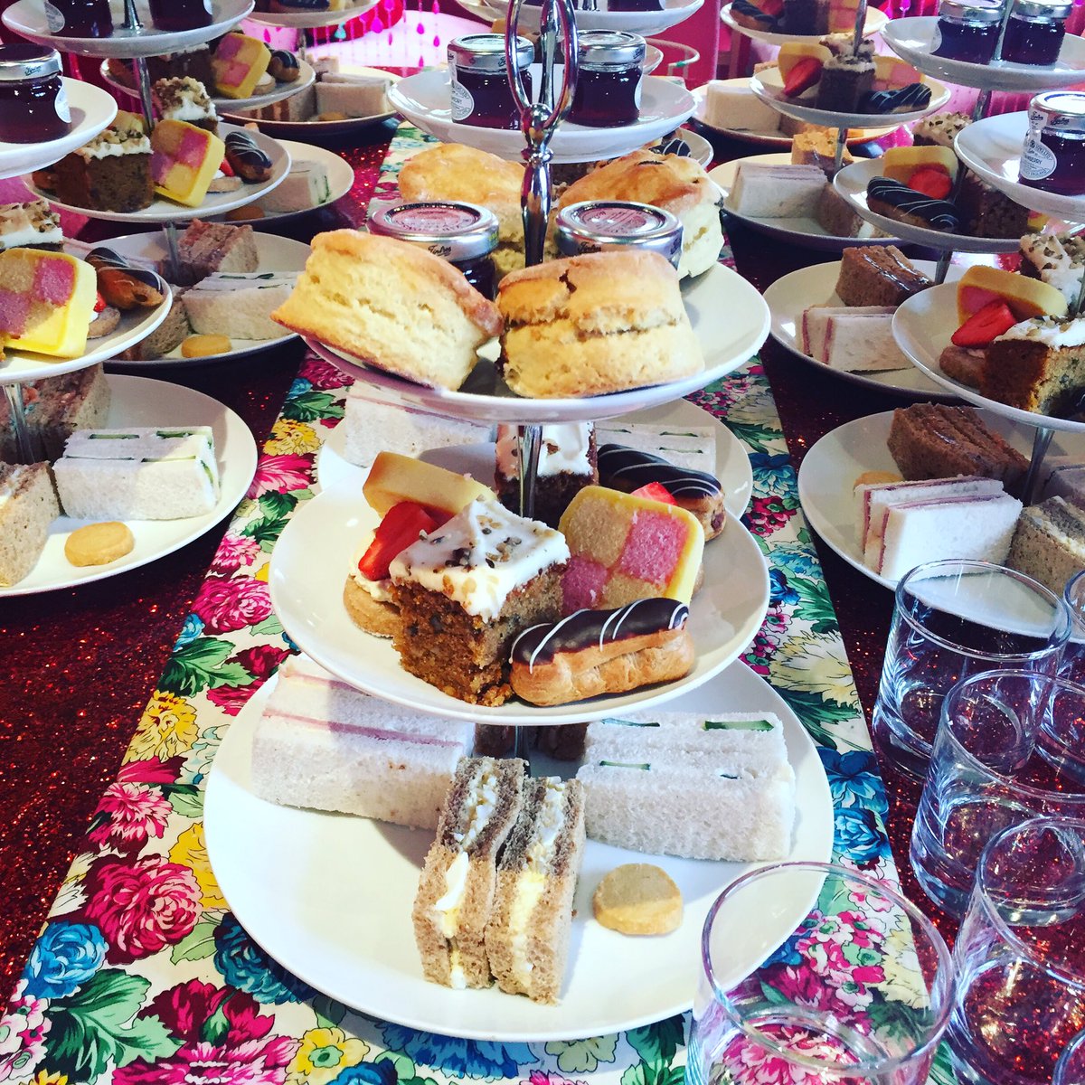 SecretDClub's tweet image. This afternoon tea went down a treat! Everything completely homemade #afternoontea #henparty #privatechef #cake