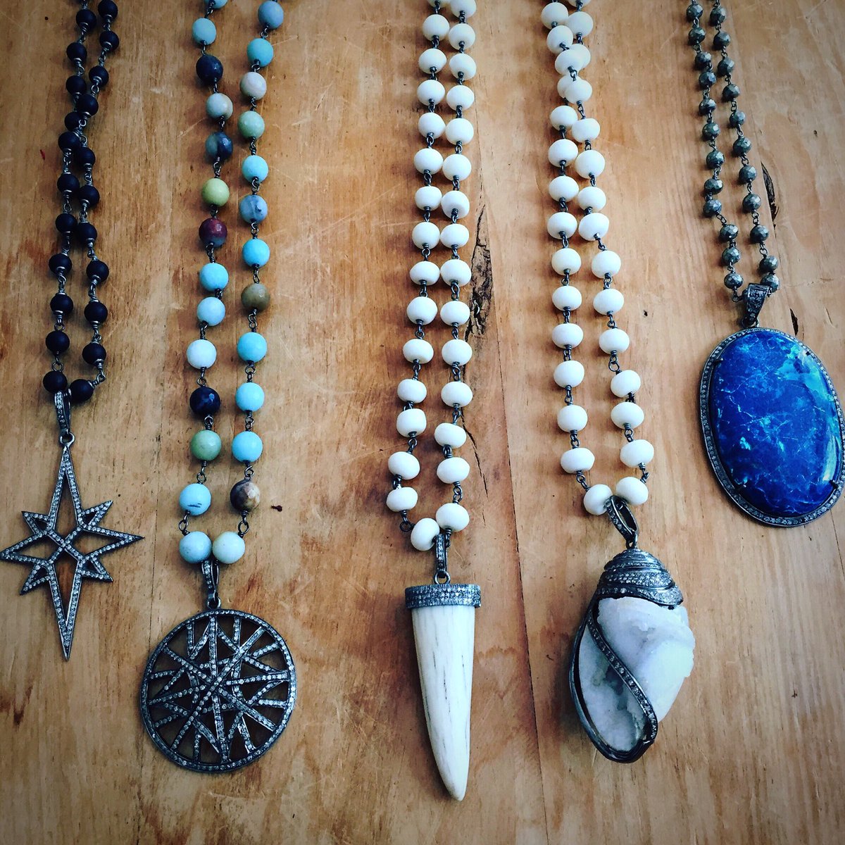 Sissyyatesdsign's tweet photo. Put on some summertime shine with these #luxeboho looks. Long pendant #necklaces combining… https://t.co/7gFPXmCnjf https://t.co/oyHtVqdubA