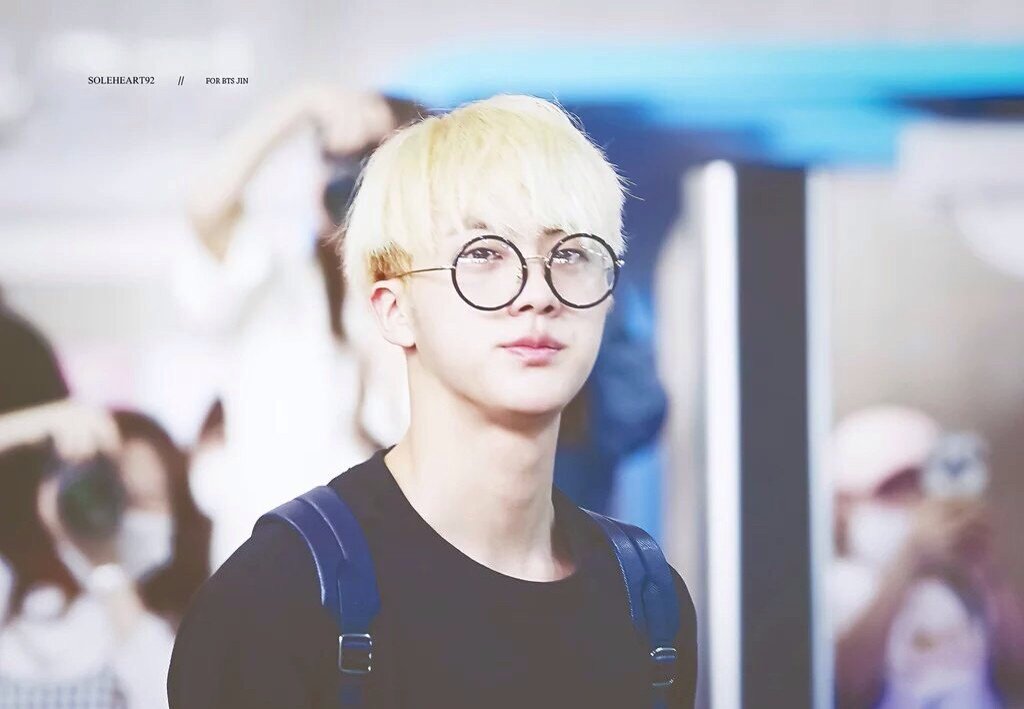 AusArmyProject's tweet photo. JIN Appreciation: Blonde Jin x cute specs β¨
cr. as watermarked
#loveBTS #λ°©νμλ
λ¨ #AusArmyProject https://t.co/ebO1qn2N3j