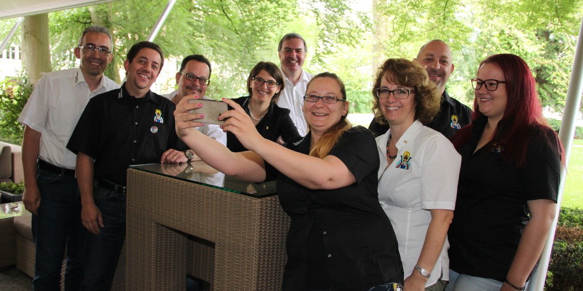 Am <a href="/Albanifest/">Albanifest</a> vom 24.-26. Juni dreht sich alles ums #Selfie. Mehr dazu hier:  goo.gl/Jqkkd3