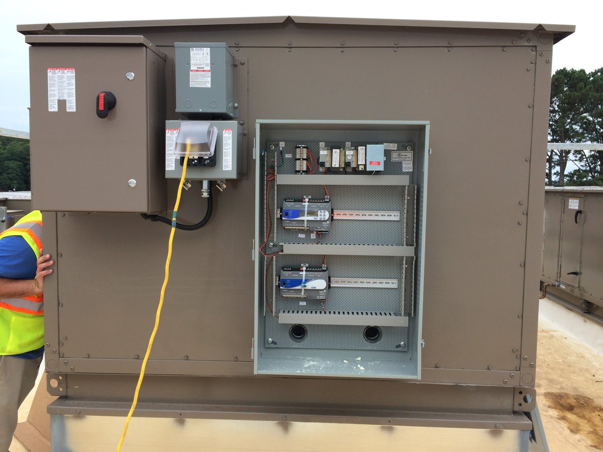 ClementsElec's tweet image. The Littlejohn Coliseum is coming along nicely! We are getting the HVAC up and running. @InsideClemson @ClemsonPrez