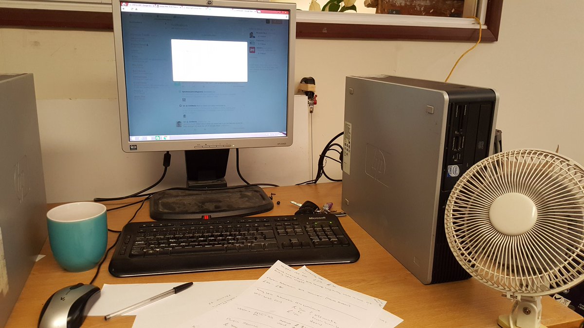 NickRoweBiz's tweet photo. @InchRecycling @GikDesign sorted I feel much better already #bizhour https://t.co/UZKxvaoiH2
