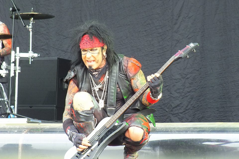 RockSidePub's tweet photo. #godsofmetal2016 #godsofmetal #sixxam #nikkisixx #djashba #JamesMichael #mypics #gom2016 #rocksidepub #motleycrue https://t.co/DN0aycL8s3