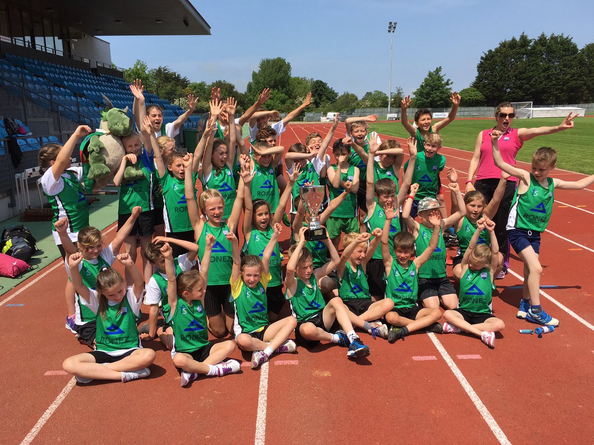 robsmartno1's tweet photo. @HautesCapelles glorious afternoon at the 4 schools athletics. Make room  in the trophy cabinet 🏆 https://t.co/uCALQe8q8n