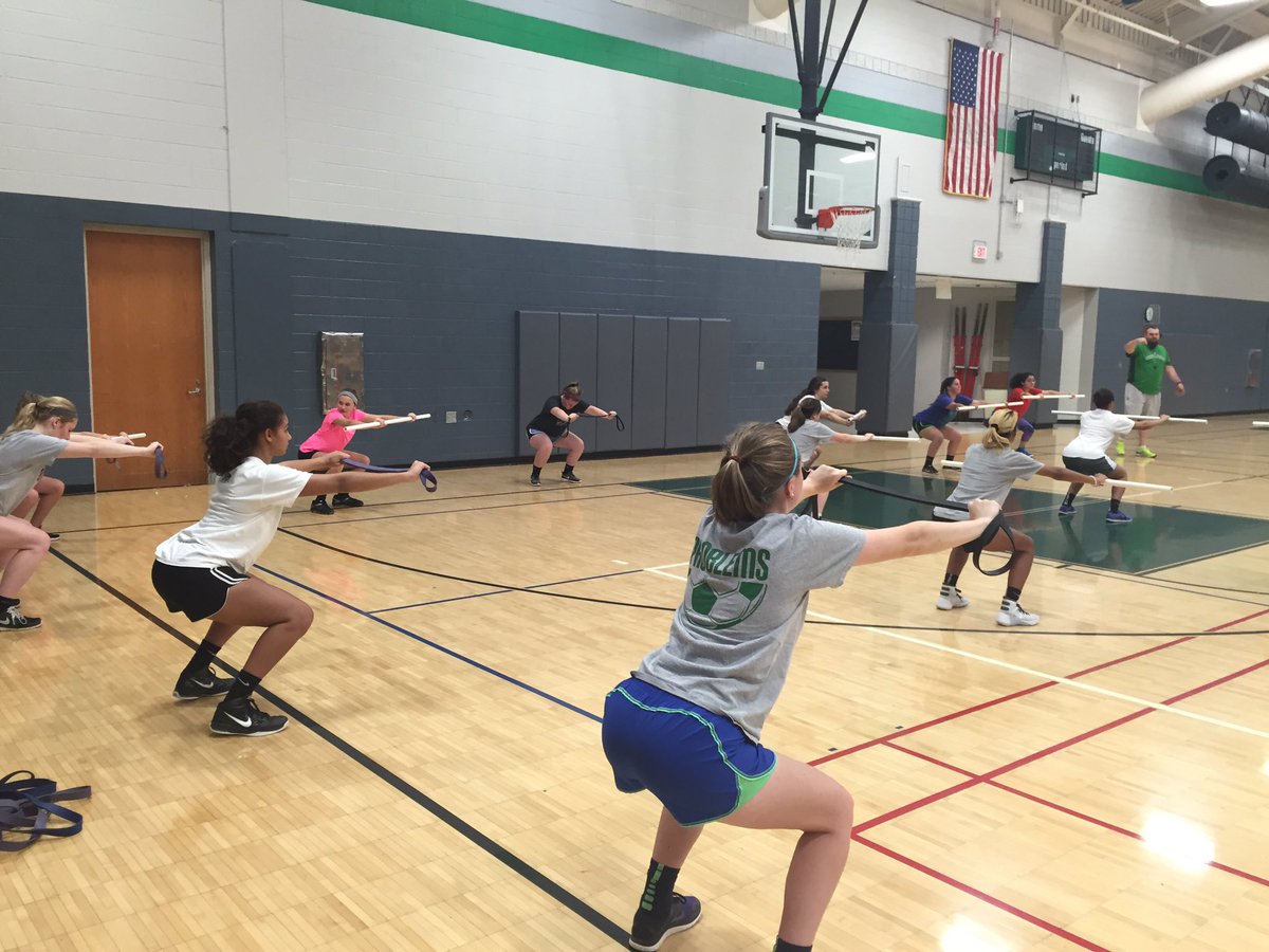 sciotoladyirish's tweet image. Day 1 weight room...learning to squat. @SciotoIRONIrish  #formfirst