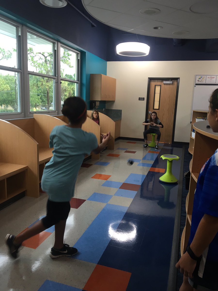 ImagineCreateCo's tweet image. Last Genius Time for the year😍😥. Homemade projector, softball demonstration, laughing and minecraft. @SandersSMES