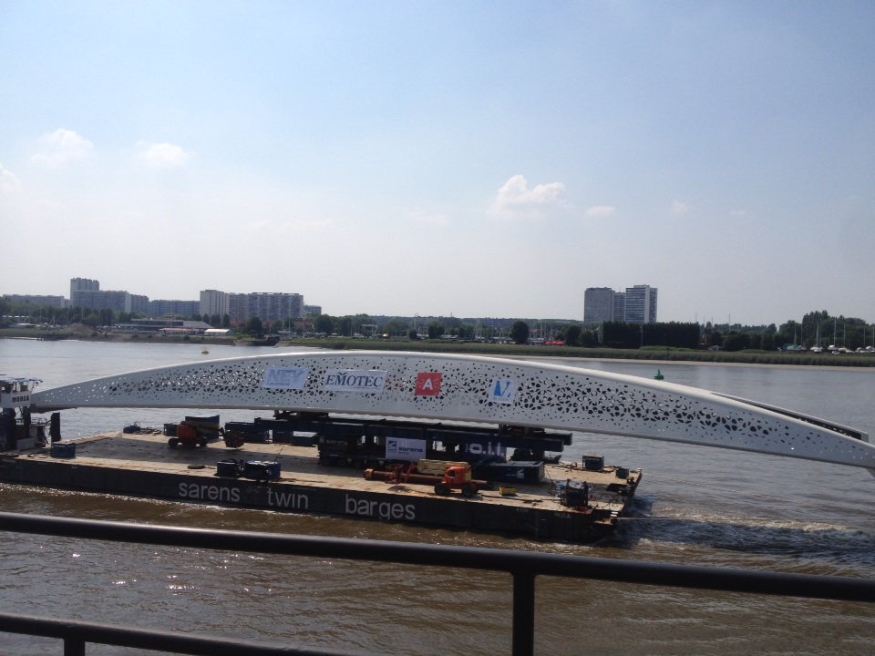 Parkbrug arriveert in Antwerpen. #atvnieuws 18u30