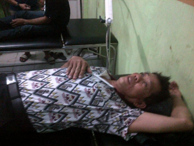 LanduRescue's tweet photo. Kecelakaan #TKP Tugu Pancasila KM.17 Kab.Banjar korban 2 orang dievakuasi oleh ambulance @LanduRescue keUGD Gambut https://t.co/m1cHWAvvpU