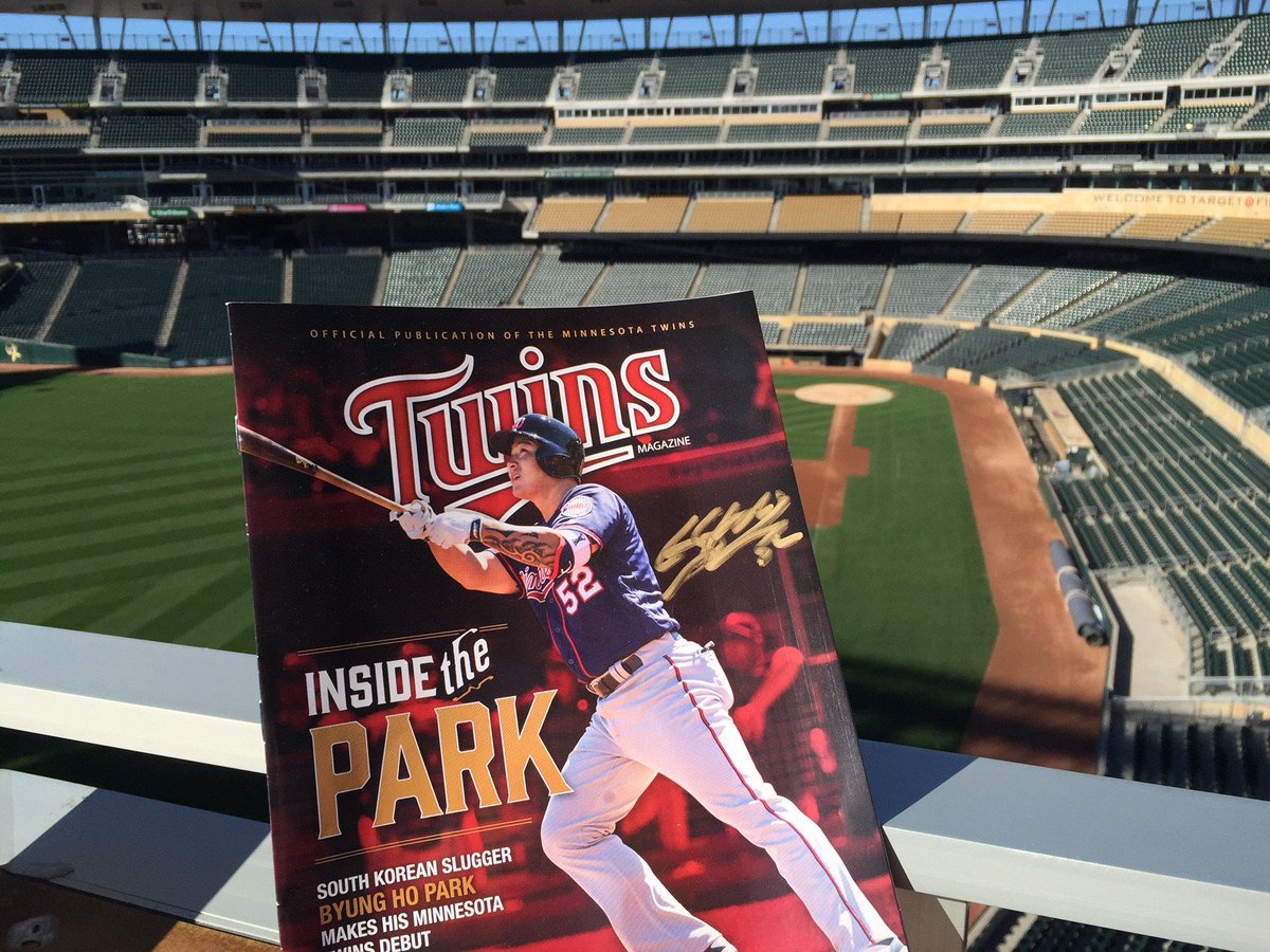 Twins's tweet photo. RT to win this signed Byung Ho Park magazine!

 Tix to Byung Ho's Balcony on 7/5 + tshirt >> https://t.co/TFx5akXeeP https://t.co/myADKapdeG