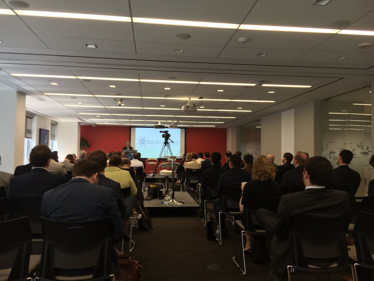 ARobertRice's tweet photo. Full house @FSRoundtable for @PatrickMcHenry #FinTech innovation keynote #FSRTech https://t.co/IBqWZC1pu8