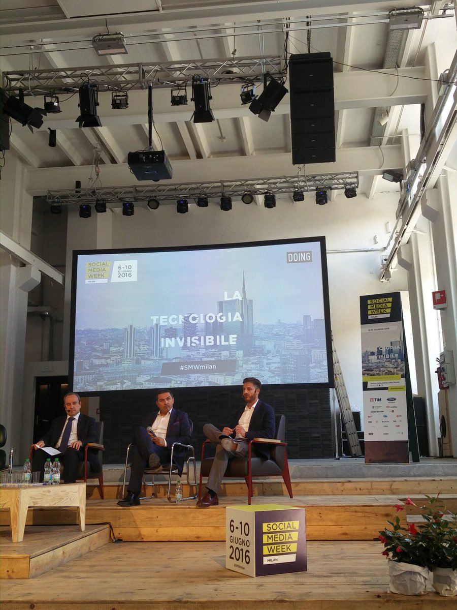 liveatmessage's tweet photo. The relationship between #corporate reputation and #bigdata is intagible yet fundamental. #SMWmilan #MessageEDU https://t.co/XgKk6vc87G